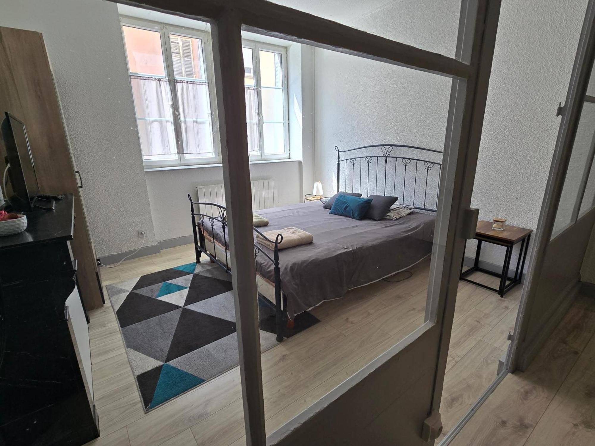 Appartement Au Calme Idealement Place A Macon. 外观 照片